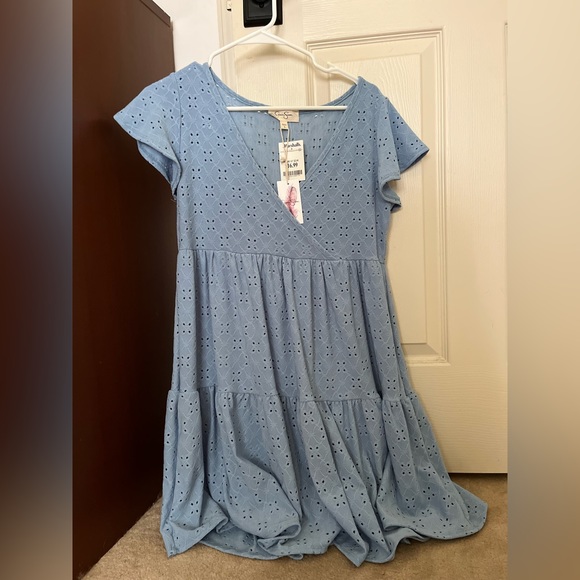 Light blue spring time dress - Picture 1 of 3